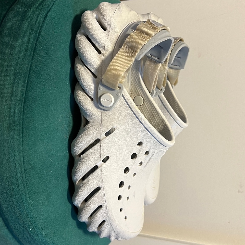 CROCS ECHO LIGHT GRAY